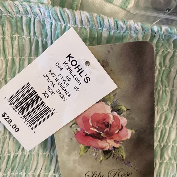 Green crop top - Picture 10 of 11